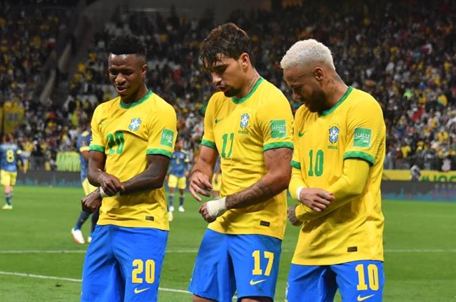 HLV ĐT Brazil khuyến khích Vinicus tiếp tục nhảy múa ăn mừng